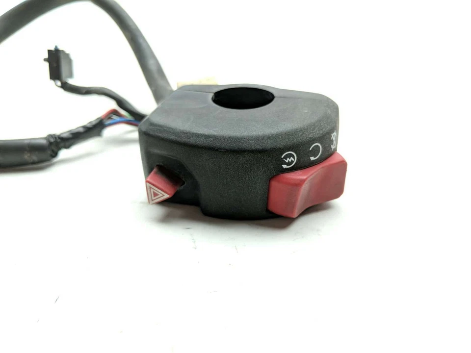Interruptor de control derecho Triumph Street Cup 18 parada de arranque Foto 4 de 4