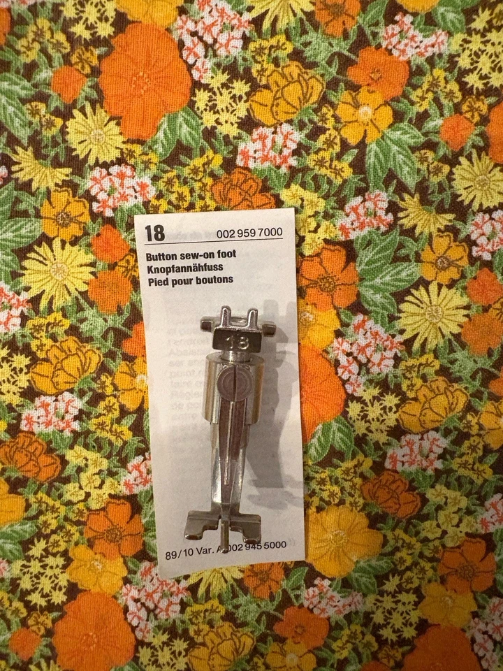 Bernina #18 Button Sew-On Foot – Old Style – 0029597000 – Excellent Condition - Image 2 of 4