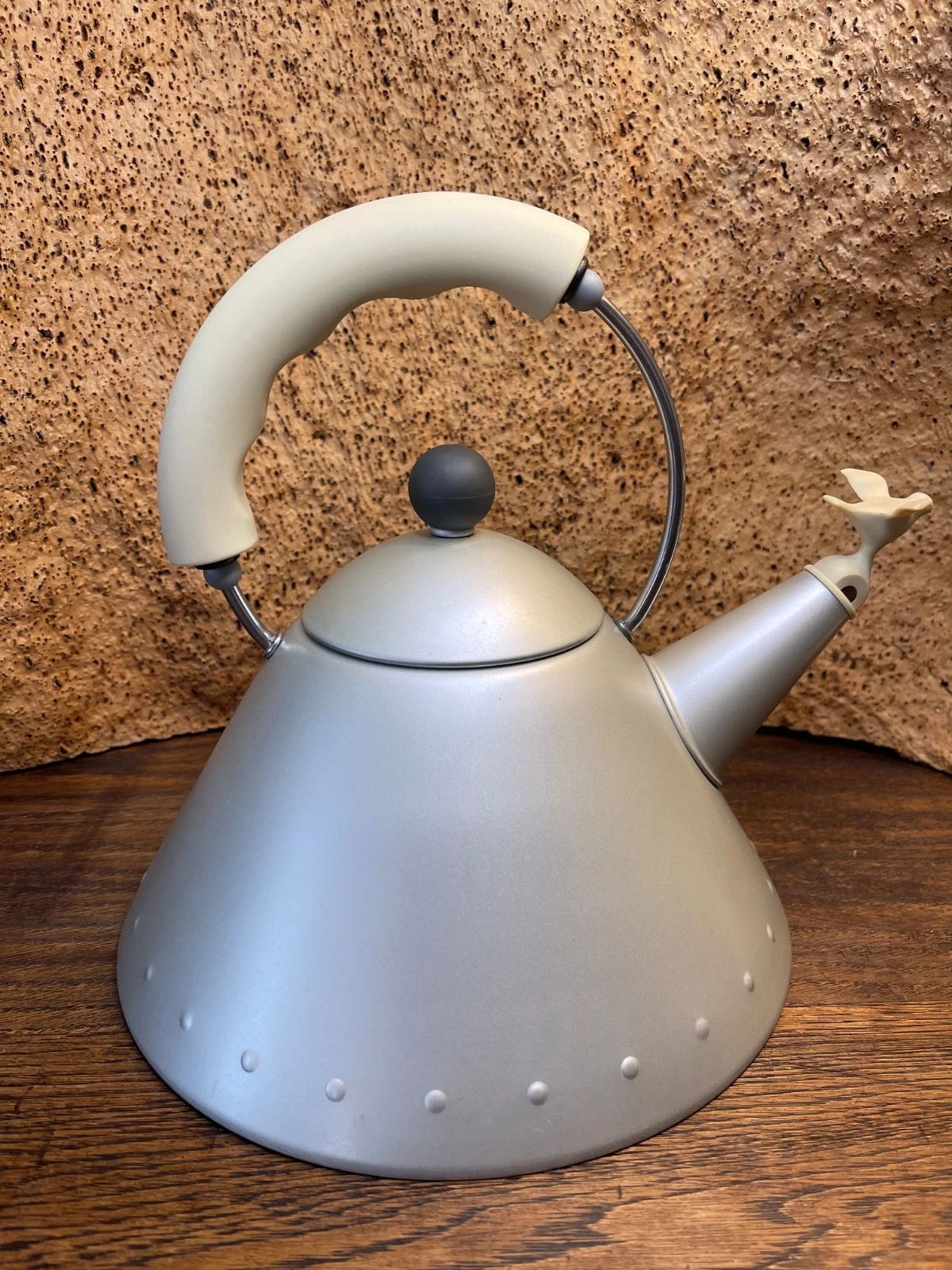 Vintg Alessi Michael Graves 9093 Whistle Bird Stovetop Kettle Matte Grey Finish
Opens in a new windo