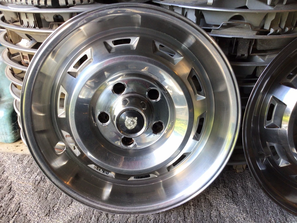 (4) 1980-87 Jaguar XJ6 15" Tapacubos Tapacubos Acero Inoxidable 10 Ranuras 5 Tacos #63501A Foto 2 de 4