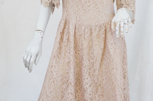 Vintage 80s Lace Dress by Cachet - Picture 4 of 11