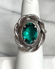 BEAUTIFUL 925 STERLING SILVER WITH GREEN CUT CRYSTAL RING SIZE 5.25