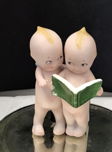 Antique Rose O'Neill Bisque Kewpie Figures Reading Book 3 1/2'' Tall - Picture 1 of 8