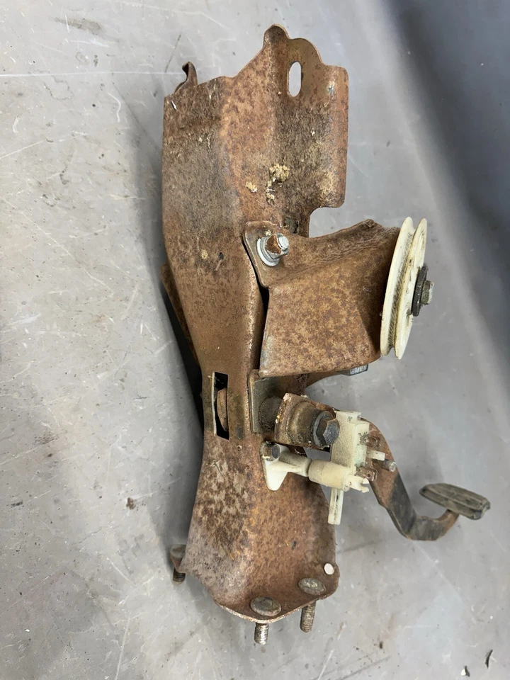 Chevy Vega Pontiac Astre 1971-1980 embrague pedales de freno suspensión conjunto Starfire Foto 4 de 4