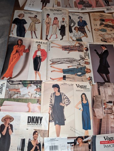 Lot Of 22 Vogue Sewing Patterns All Uncut Designer Styles & Vogue Vintage - Picture 5 of 8