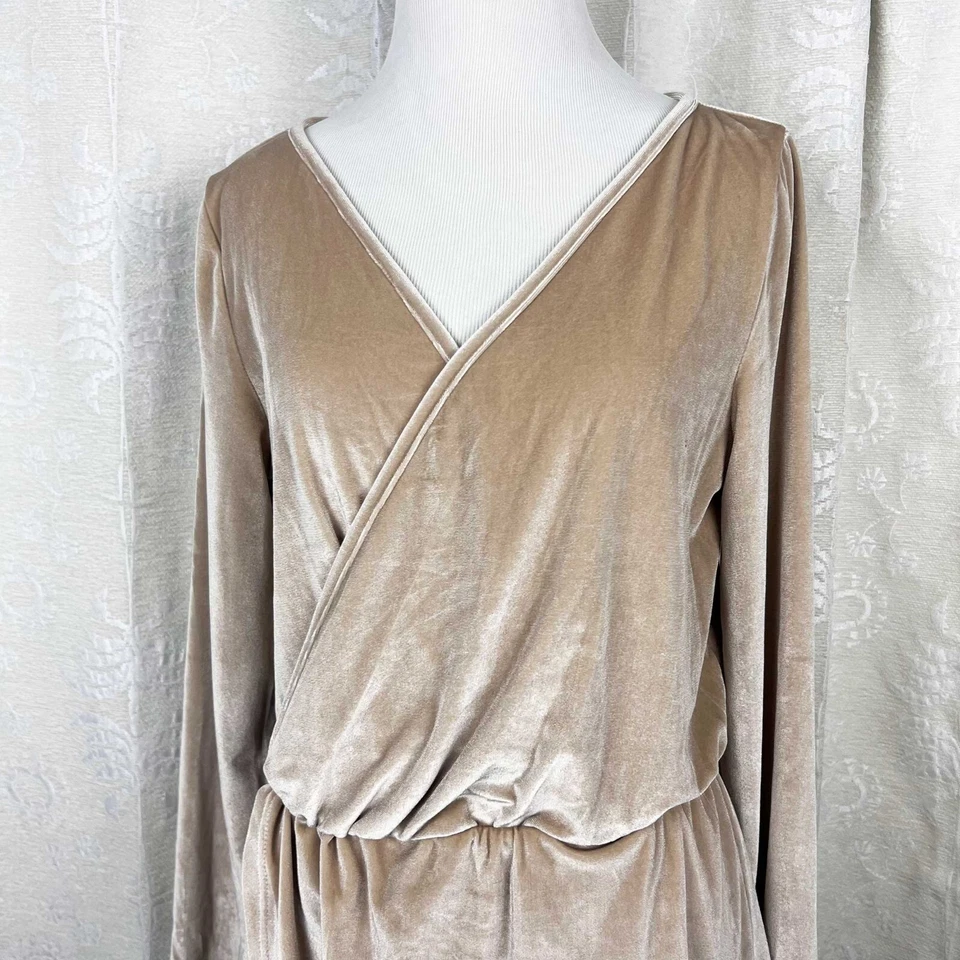 NWT Sabo Skirt champagne velvet playsuit romper stretch one piece long sleeve - Image 3 of 4