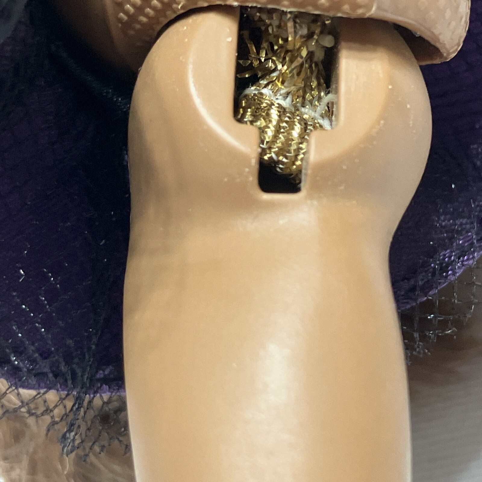 Monster High First Wave Clawdeen Wolf Doll with Pet,Brush & Purse. Gold Elastic