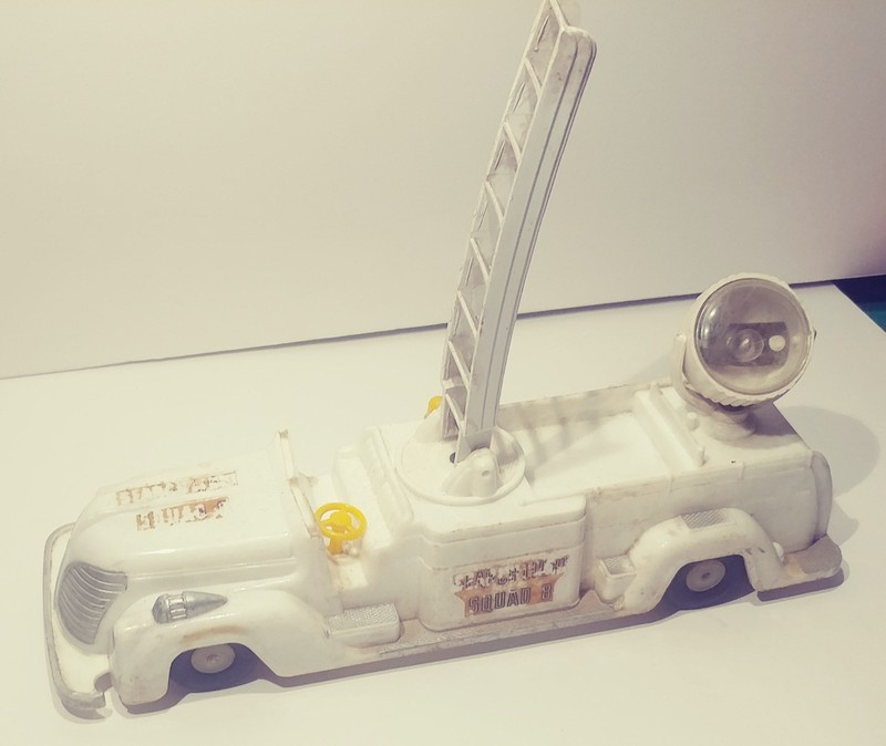 1950`s FIRE & RESCUE TRUCK WITH LADDER AND SEARCH LIGHT, 12" LONG, FREE SHIPPING