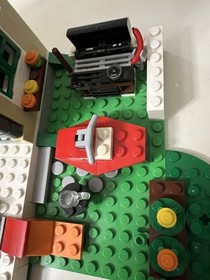 LEGO Creator Changing Seasons (31038) Mostly complete