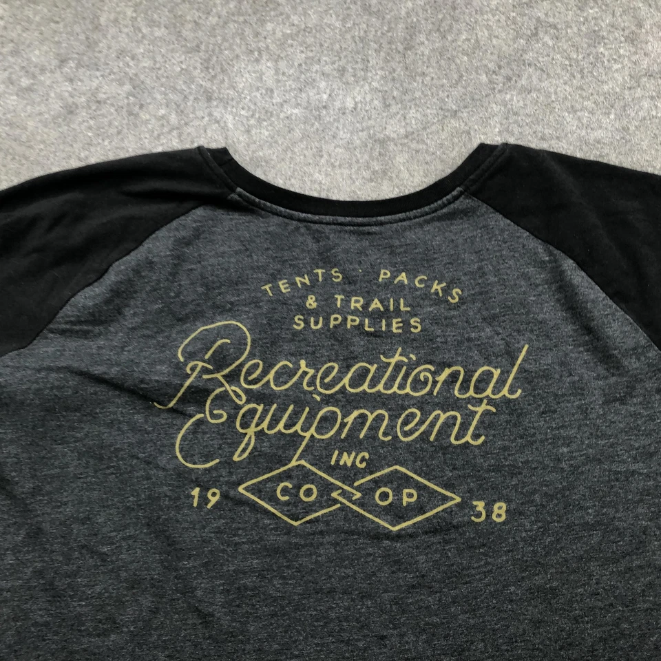 Camiseta REI Co-op Feminina 2XL Cinza Preta Raglan Manga 3/4 Gráfico de Beisebol - Imagem 3 de 4