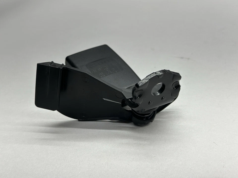 2012-2018 奥迪 S6 A6 右后座皮带扣接收器 原始设备制造商 #4G8857739A — 第 4/4 张图片