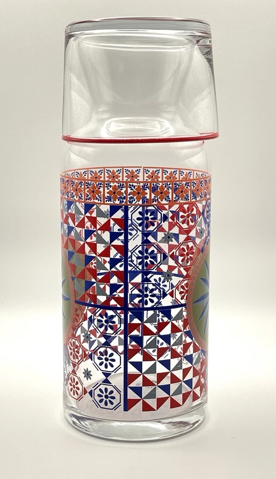 Jarra y taza de cristal de cabecera Rakle diseño geométrico hecha en Turquía Foto 2 de 4