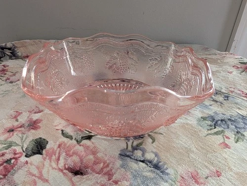 Pretty Soft Pink Depression Glass Bowl Scalloped Edge Grape Vine