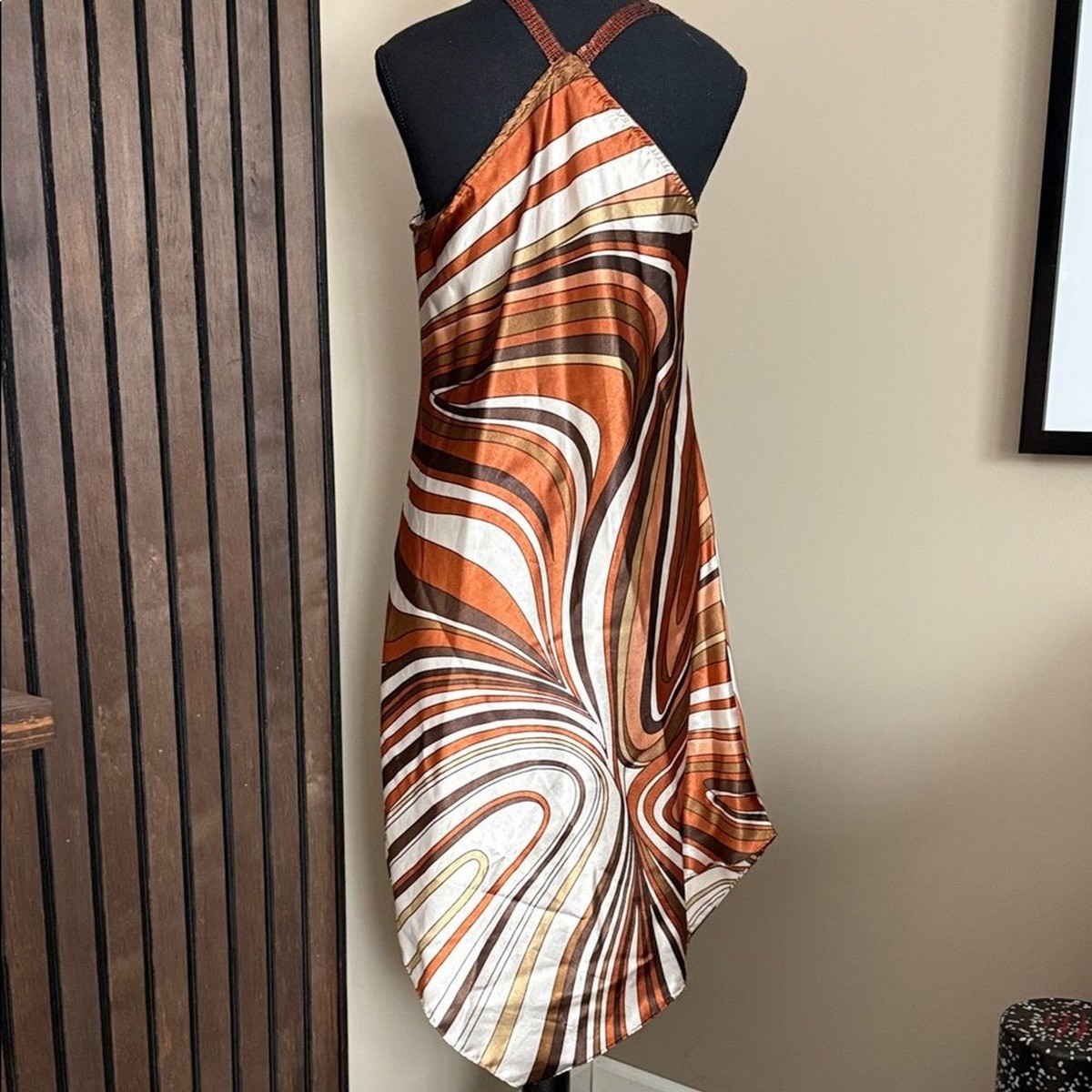 Chic Swirl Pattern Dress View 4
