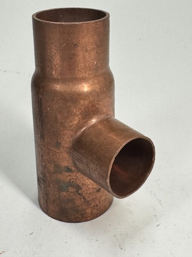 MUELLER Reducing Tee 1-1/2" x 1-1/4" x 1" CTS Solder Joint Copper Sweat Fitting - Picture 2 of 8