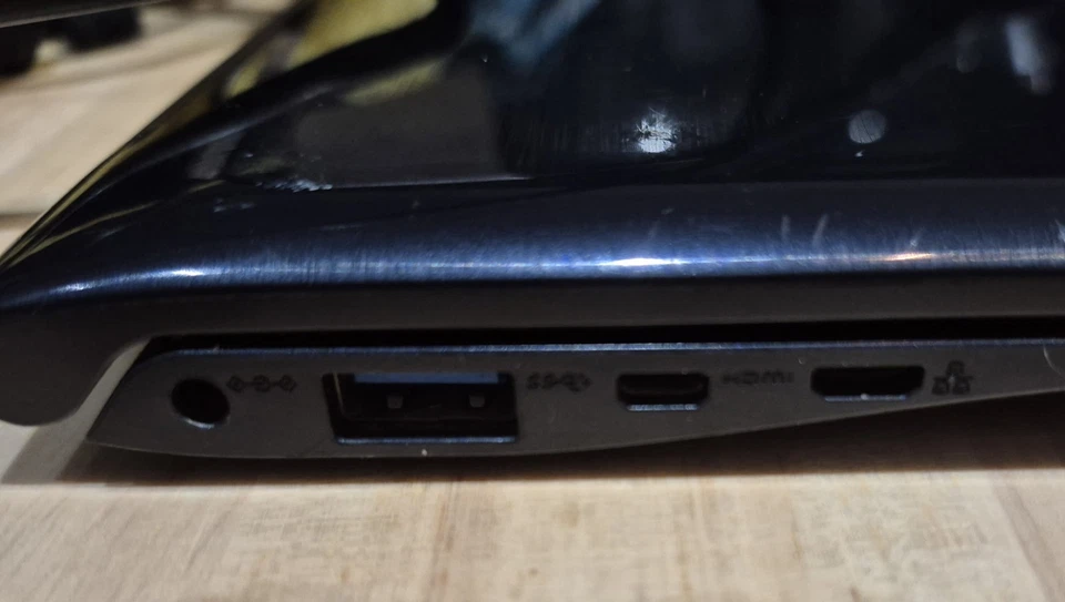 Samsung ATIV Book 9 with Touchscreen* - image 3 of 4