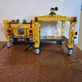 LEGO City: Deep Sea Operation Base (60096) 100% Complete Set + Manual + Minifigs