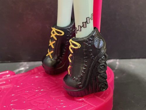 Monster High Picnic Casket Frankie Stein Doll 2013 Redressed How Do You Boo? MH - Picture 6 of 12