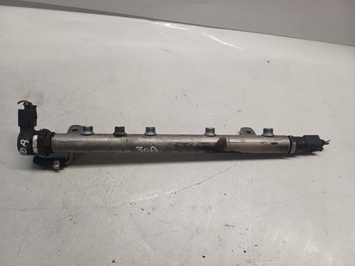 30A* Mercedes Benz MB W169 W245 Kraftstoffverteiler Einspritzleiste A6400701295