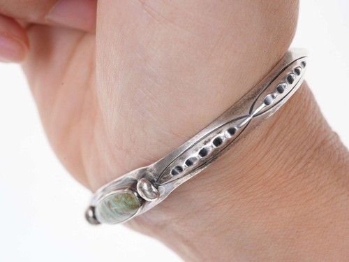 Vintage Native American Turquoise Sterling Old Pawn cuff bracelet - Picture 3 of 7