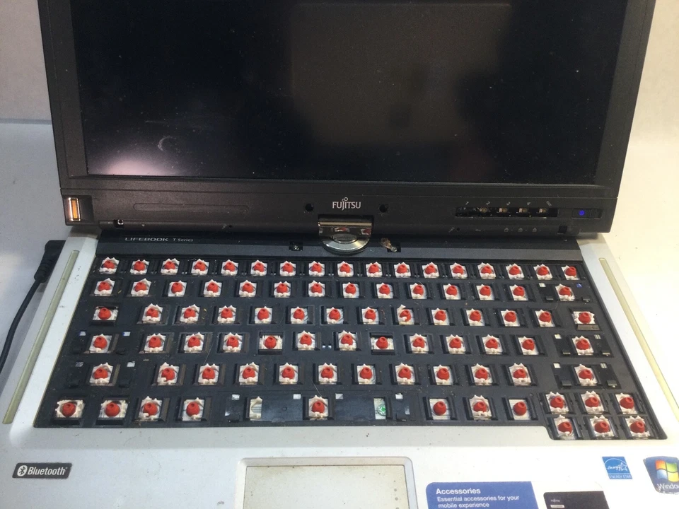 Fujitsu Lifebook T900 14" Tablet Intel Core i7 1st Gen-NO BOOT/MISSING KB - MZ - Image 2 of 4