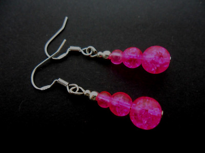 EIN PAAR ROSA CRACKLE GLASPERLEN OHRRINGE MIT 925 MASSIV SILBER HAKEN. NEU.