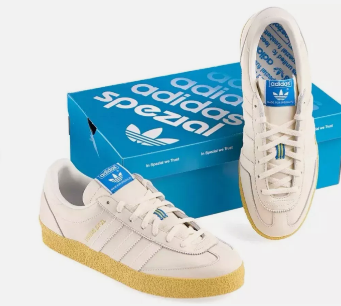 adidas gazelle silver green womens Limited edition Leeds utd FC retro David Batty inspired blue / yellow   Sneakcustomtrainers.com