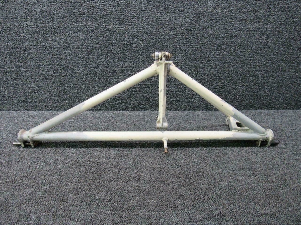 35-815155-611 Beech 95-C55 Main Gear Brace Retract RH W/ Lower