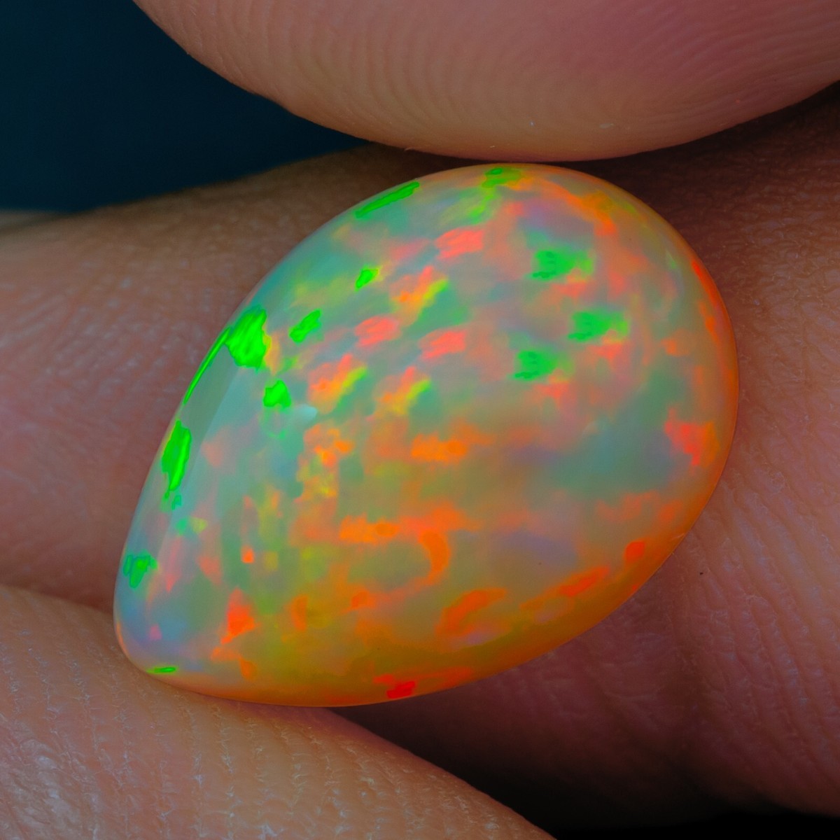 CT FIRE FLASHING STUNNING HONEY COMB WELO RAINBOW PLAY OPAL