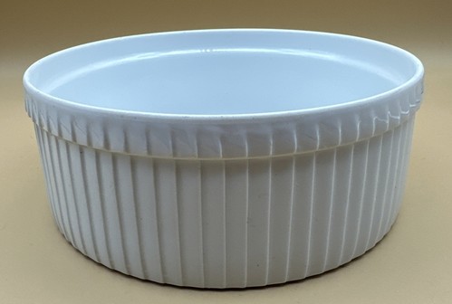 Plato para hornear souffle de porcelana blanca plisada Pillivuyt Francia 8" - Imagen 1 de 6