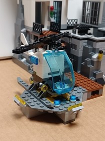 60130 LEGO CITY: Prison Island No Box or Manual.  Mostly Complete