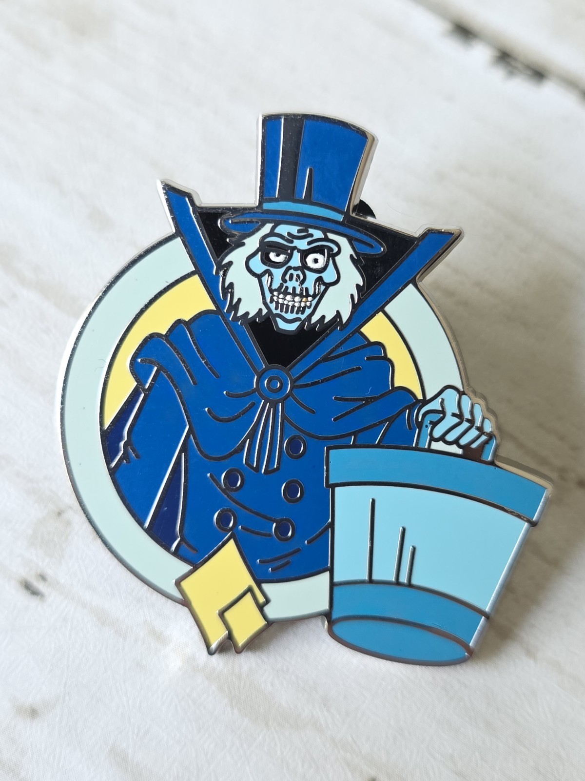 Disney Haunted Mansion Hatbox Ghost Enchanted Ensemble Exclusive Halloween Pin