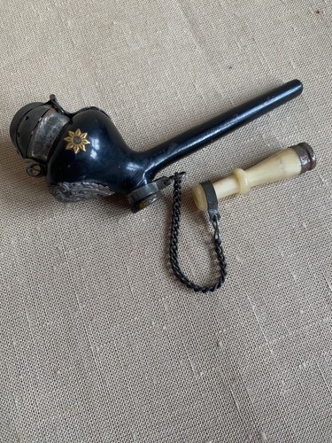 Vintage Swiss Wooden Tobacco Smoking Pipe Hinged Lid Horn Stem on Chain - Picture 5 of 12