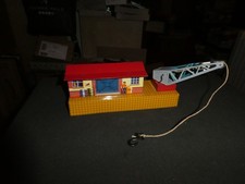 H.W.N. Spur H0 Blech mint Bahnhof Güterschuppen mit Ladekrtan 50ies Top