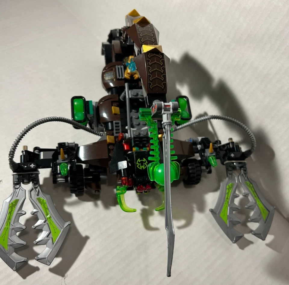 LEGO Chima: Scorm's Scorpion Stinger (70132)-100% Complete with manuals, no box - Image 4 of 4