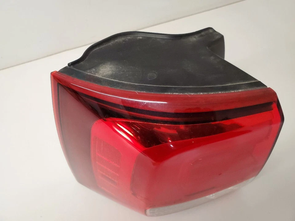 Luz trasera de conductor 14-15 KIA SORENTO LH cuarto de panel montado incandescente  Foto 2 de 4