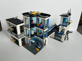 Lego set 60141 Police Station &ndash; 887 Pieces &ndash; 6 Minifigs - City
