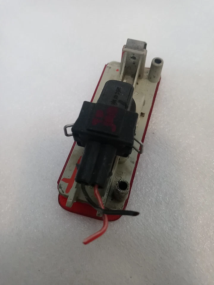 1995-1997 JAGUAR XJ6 XJ12 VDP XJR RH TRASERO ROJO MARCADOR LUZ CONJUNTO USADO Foto 2 de 4