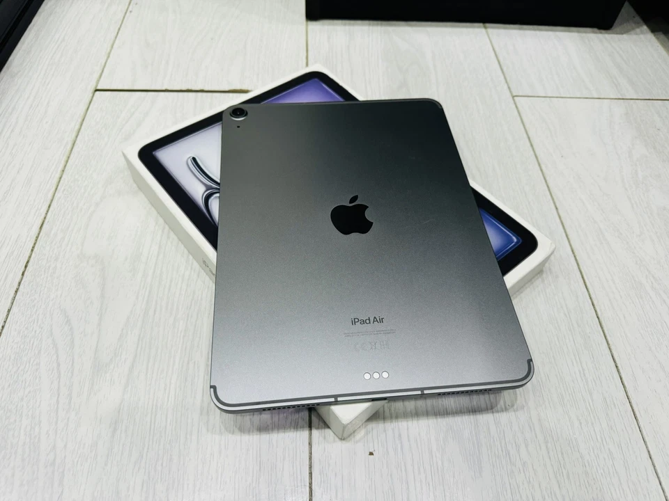 Apple iPad Air 11" 2024 M2 - 256GB WiFi & Cellular 5G - Unlocked - Space Grey - Image 4 of 4