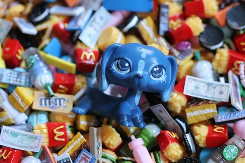Littlest Pet Shop Lote de 10 LPS aleatorios Accesorios de comida sorpresa Casa de muñecas Mini - Imagen 8 de 11