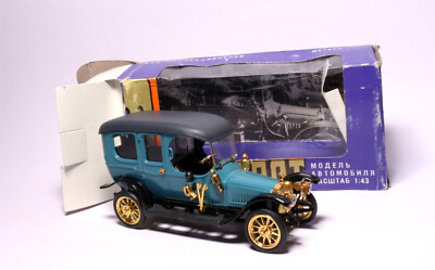 Russo Balt c24/40 - blau - 1:43 - OVP - USSR