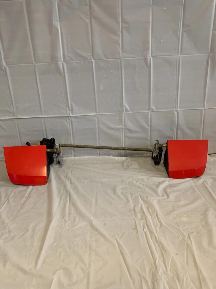 1983 - 1991 年保时捷 944 车头灯套装带电机、铲斗、旋转车架红色 — 第 2/4 张图片