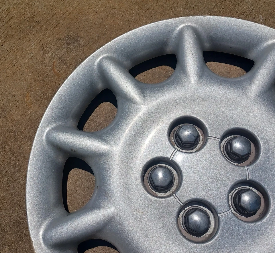 Tapacubos Chrysler Sebring Cirrus 1999-2000 se adapta a ruedas de 15" RN32PAKAA, 538B 02 Foto 2 de 4