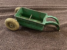 ANTIQUE ARCADE 265 R ALISS CHALMERS 2 WHEEL TRAILER SPREADER 8" CAST IRON GREEN