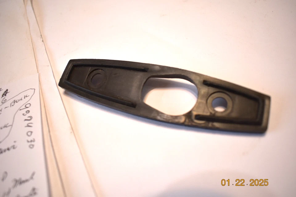 1973 74 75 76 Chevrolet Chevelle наружная хромированная прокладка зеркала 9874030 новый из старых запасов GM - Изображение 2 из 2