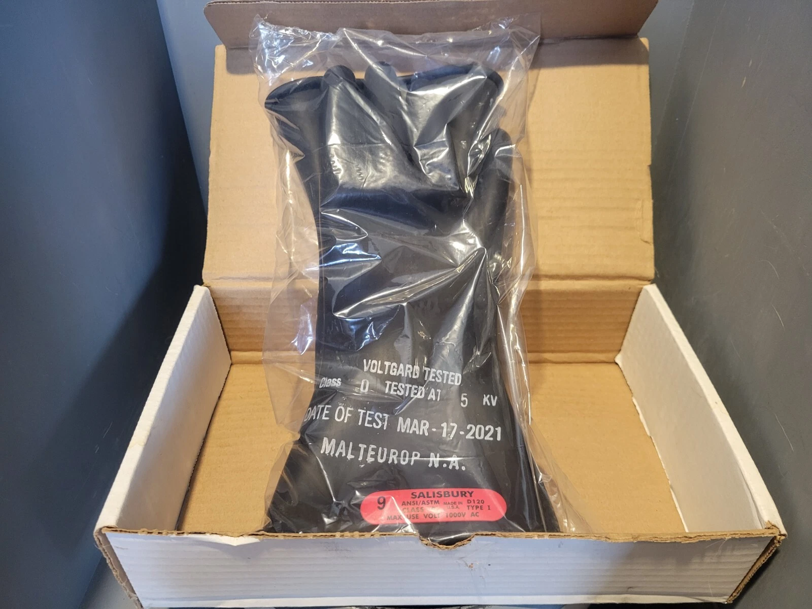 Salisbury ANSI/ASTM Lineman Rubber Insulated Gloves, Size 9, Class 0, D120