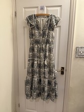 Polyester chiffon tiered midi dress, flutter sleeve, black & white floral print