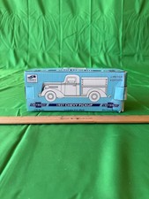 Liberty Classics by Speccast 1937 Shell Chevy Pickup 1/25 Scale