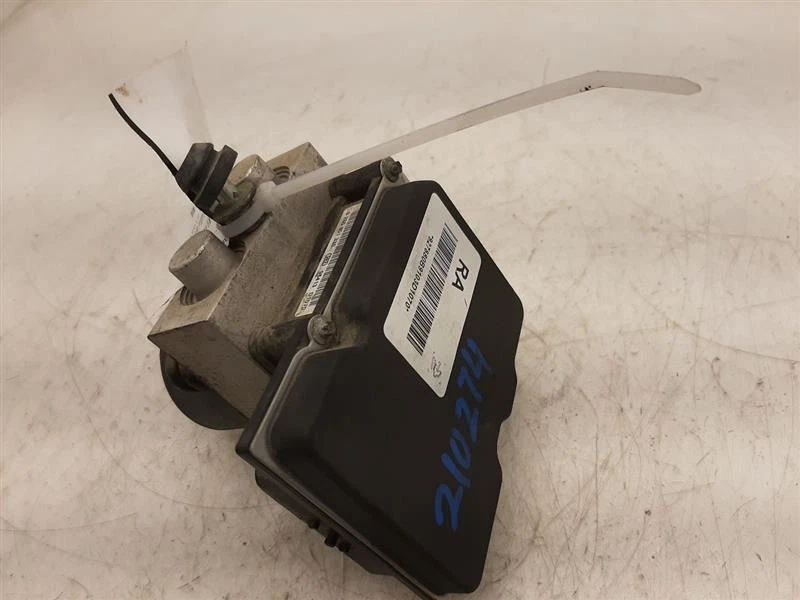 Anti-Lock Brake Part Assembly 09-14 Cadillac Escalade 20896914 - Image 2 of 4