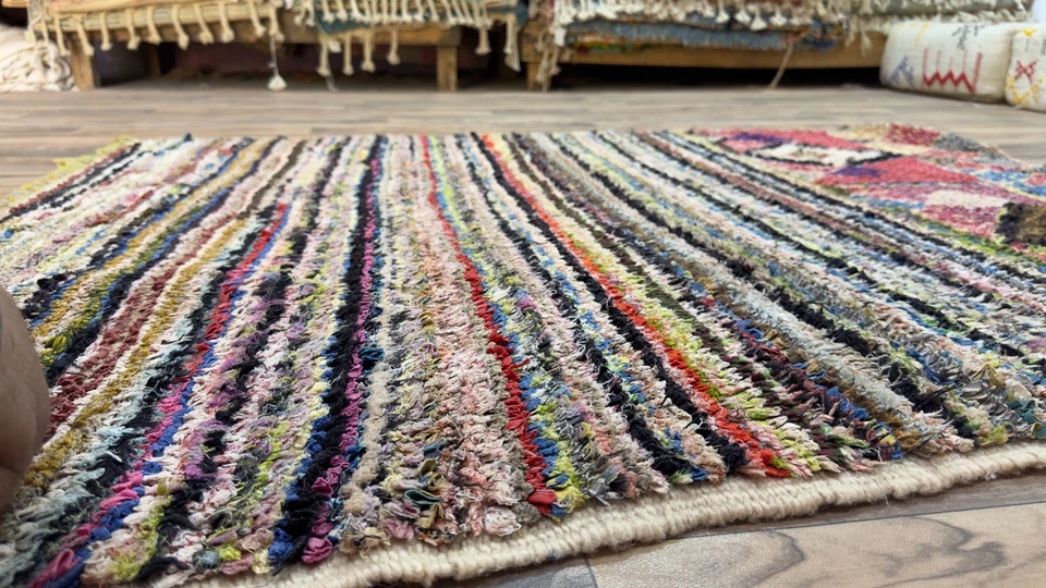 Alfombra boucherouite marroquí vintage multicolor diamante rayas bereber hecha a mano Foto 3 de 4